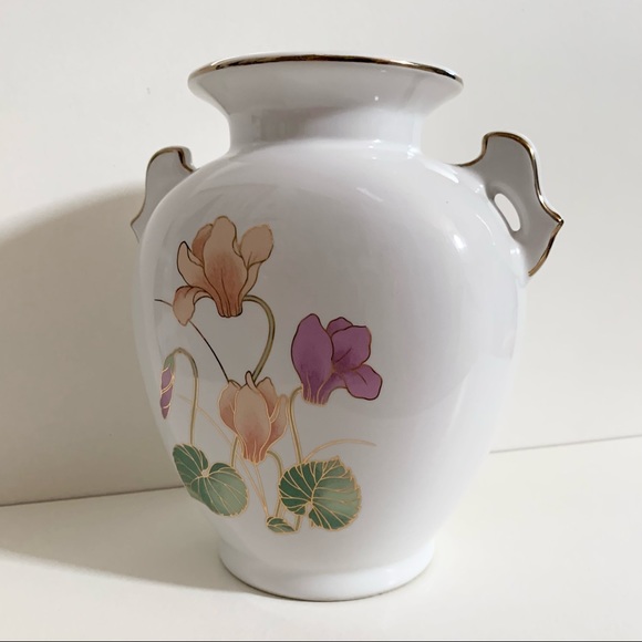 Vintage gold trim floral handle vase - Picture 3 of 17